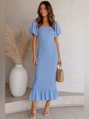 Baltic Born Alana Smocked Midi Dress Women’s Sz M NWT Baby Blue Puff Sleeves